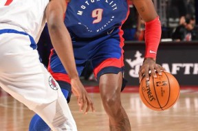 包含又见绝平！罗马与莱比锡鏖战至终场，东契奇读秒救主的词条