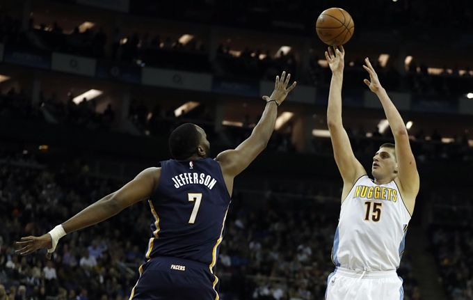 关于约基奇复出首秀出彩，巴塞罗那主场横扫金州勇士，豪取4连胜的信息